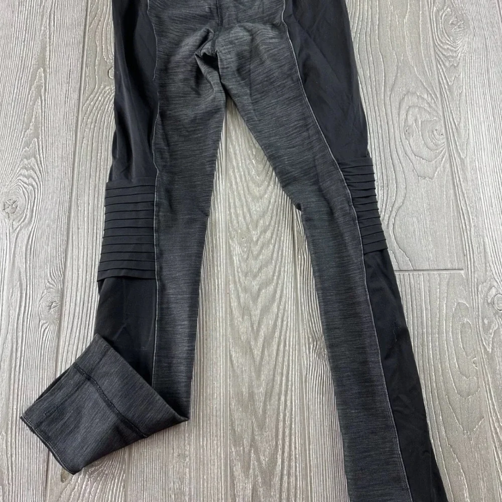 Lululemon Black and Gray Leggings